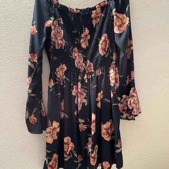 Navy blue floral dress. - Picture 3 of 4
